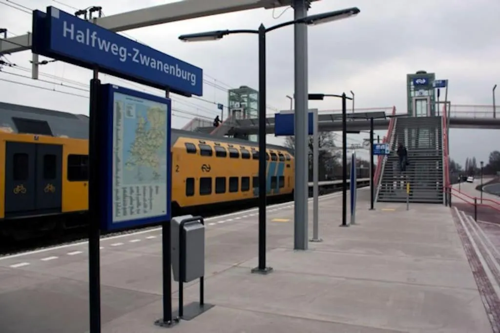 Parkzicht Zwanenburg Apartman 0*,